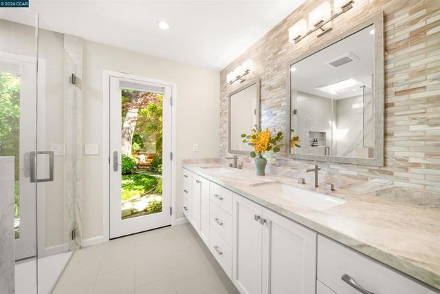 3926 S Peardale Dr, Lafayette, CA 94549