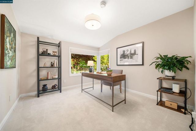 3926 S Peardale Dr, Lafayette, CA 94549