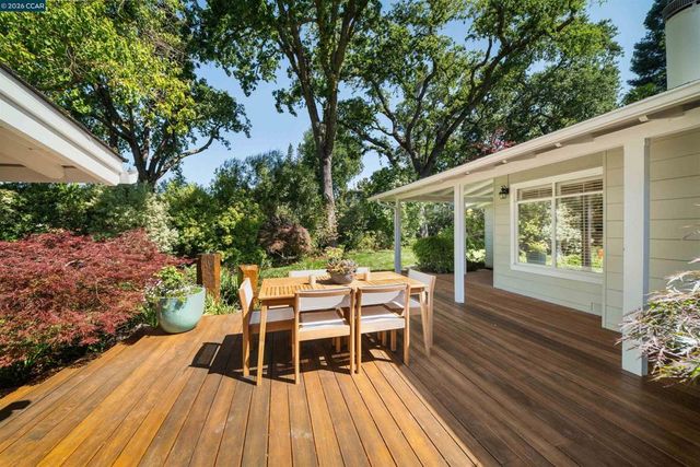 3926 S Peardale Dr, Lafayette, CA 94549