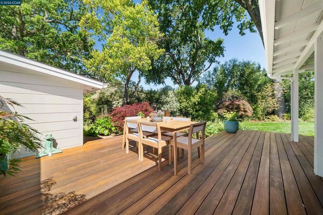 3926 S Peardale Dr, Lafayette, CA 94549