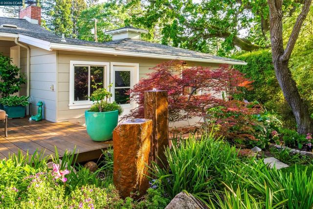 3926 S Peardale Dr, Lafayette, CA 94549