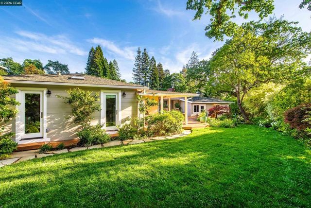 3926 S Peardale Dr, Lafayette, CA 94549