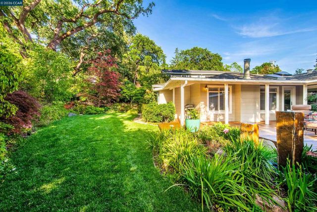 3926 S Peardale Dr, Lafayette, CA 94549