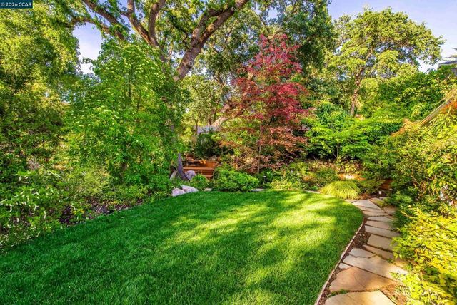 3926 S Peardale Dr, Lafayette, CA 94549