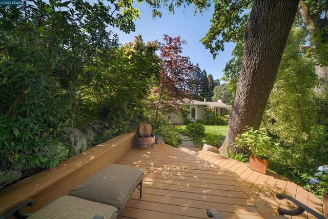 3926 S Peardale Dr, Lafayette, CA 94549