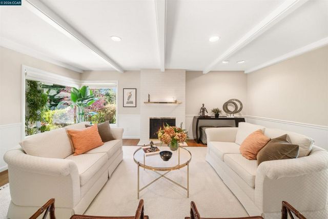 3926 S Peardale Dr, Lafayette, CA 94549