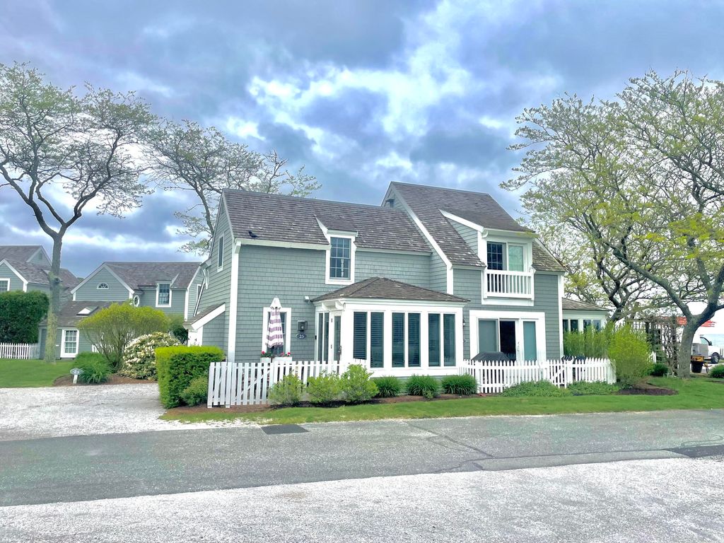 25 Milestone Way, Mashpee, MA 02649