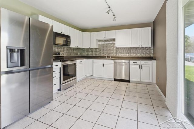 4324 Airport Road, Midland, MI 48642