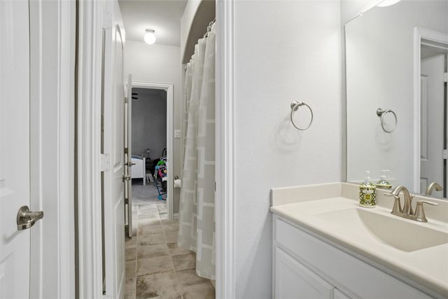 908 Canyon Oak Drive, Euless, TX 76039