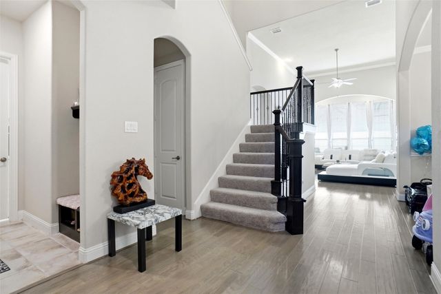 908 Canyon Oak Drive, Euless, TX 76039