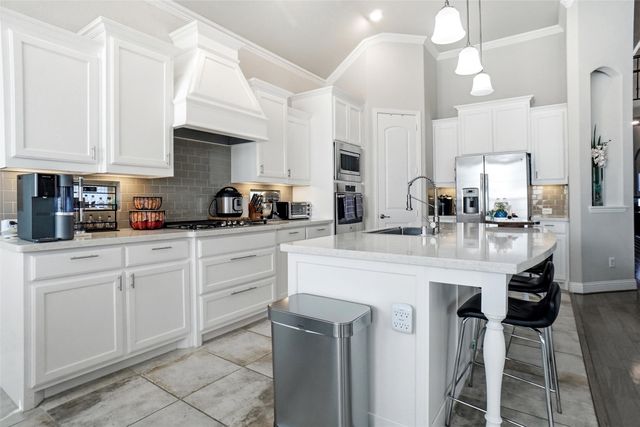 908 Canyon Oak Drive, Euless, TX 76039