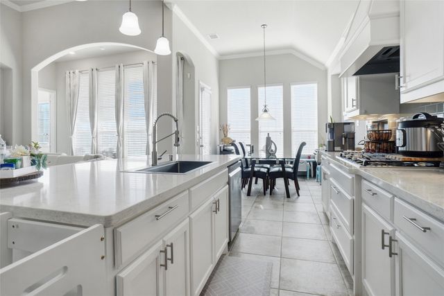 908 Canyon Oak Drive, Euless, TX 76039