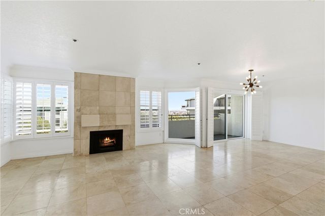 260 Cagney Lane 114, Newport Beach, CA 92663