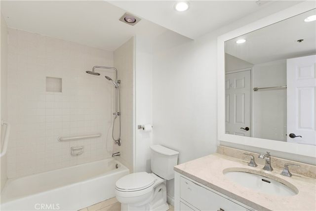 260 Cagney Lane 114, Newport Beach, CA 92663