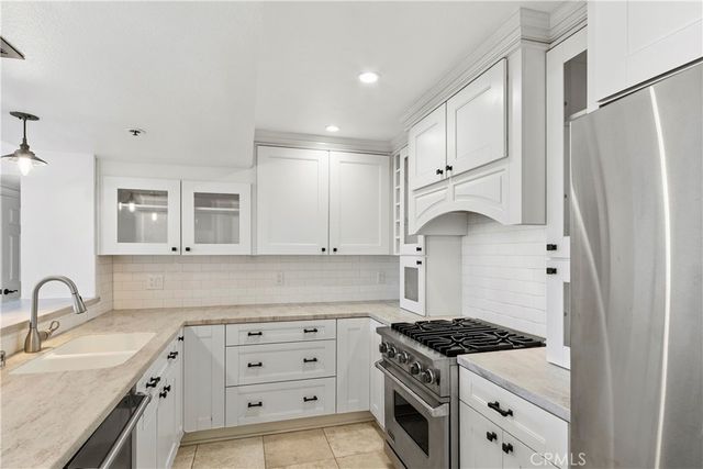 260 Cagney Lane 114, Newport Beach, CA 92663