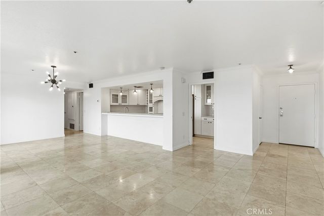 260 Cagney Lane 114, Newport Beach, CA 92663