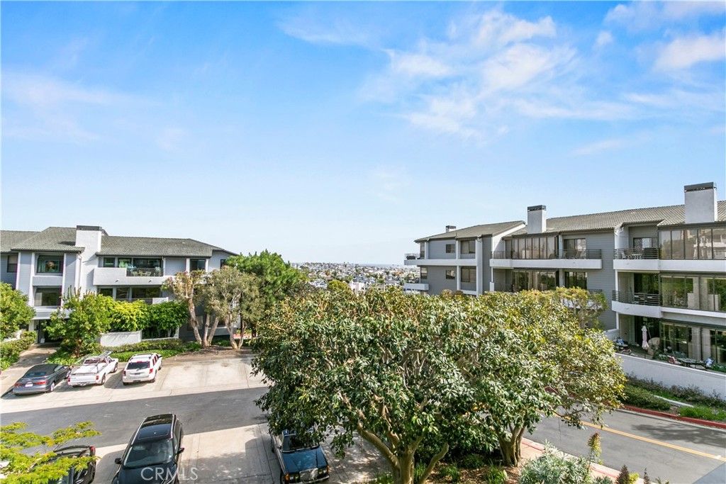 260 Cagney Lane 114, Newport Beach, CA 92663