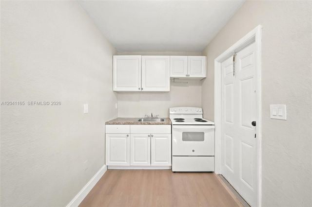 1992 NW 56th Street, Miami, FL 33142