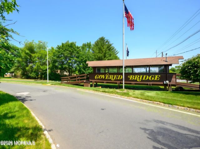 59 Amberly Drive J, Manalapan, NJ 07726