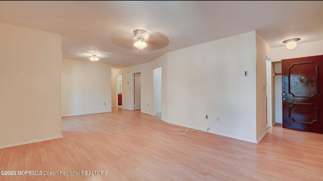 59 Amberly Drive J, Manalapan, NJ 07726