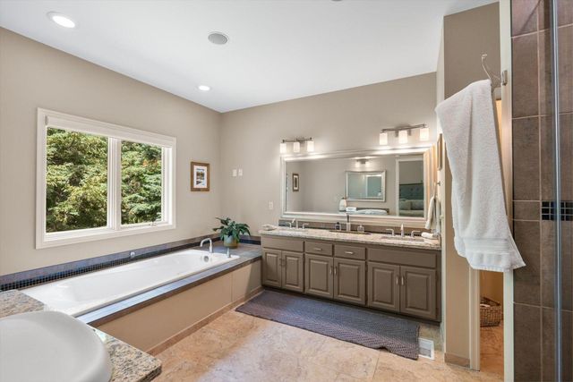 16010 45th Avenue N, Plymouth, MN 55446