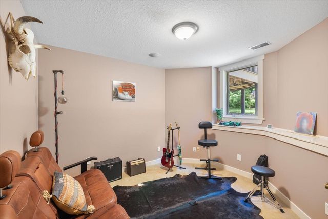 16010 45th Avenue N, Plymouth, MN 55446