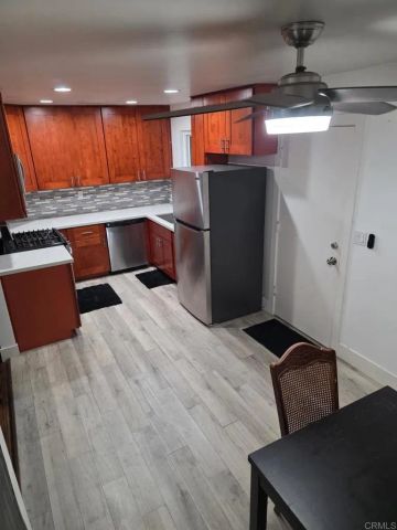 1037 Kings Road, Escondido, CA 92027