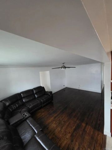 1037 Kings Road, Escondido, CA 92027