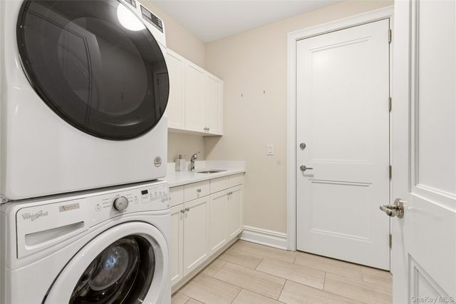 3000 Royal Court 3102, North Hills, NY 11040