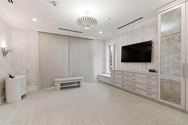 3000 Royal Court 3102, North Hills, NY 11040