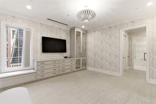 3000 Royal Court 3102, North Hills, NY 11040