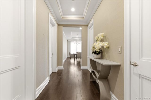 3000 Royal Court 3102, North Hills, NY 11040