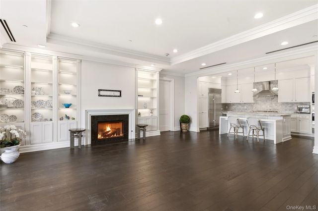 3000 Royal Court 3102, North Hills, NY 11040