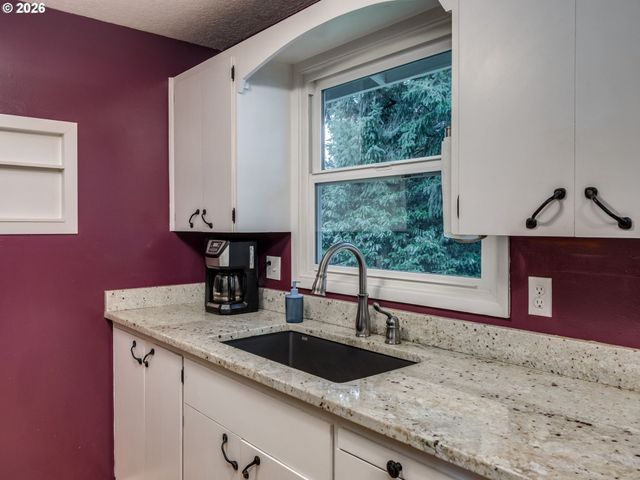 8143 Se 75TH Pl, Portland, OR 97206