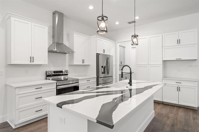 1215 ORANGE AVENUE, Dunedin, FL 34698