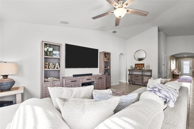 18446 HUNTERS MEADOW WALK, Land O Lakes, FL 34638