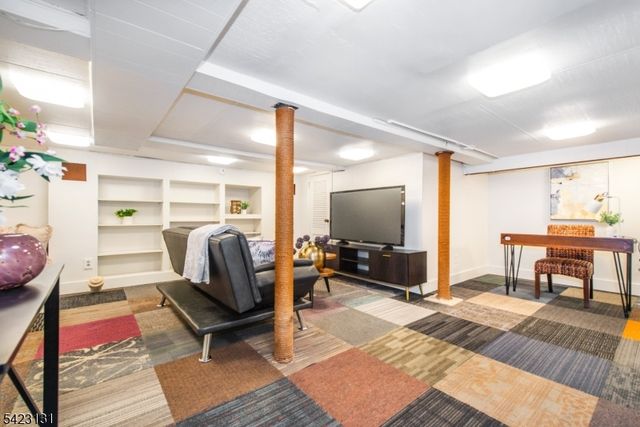 10 Benvenue Ave, West Orange Twp., NJ 07052