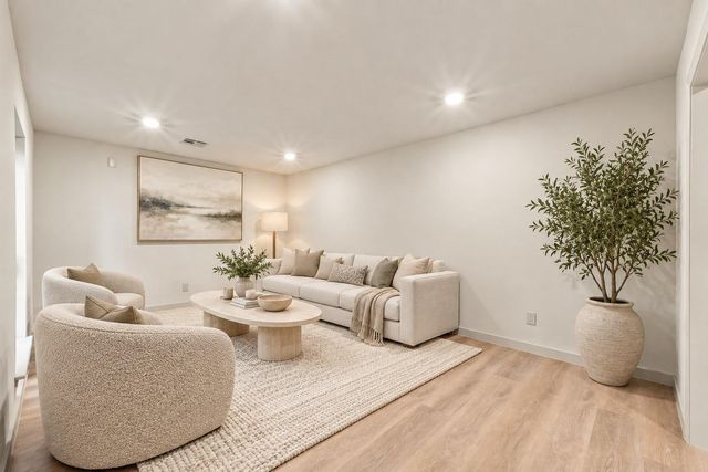 5030 Bayou Vista Drive, Houston, TX 77091