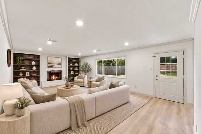 5030 Bayou Vista Drive, Houston, TX 77091
