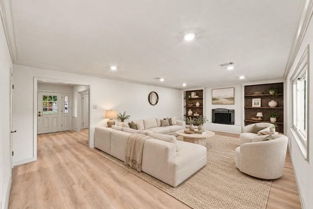 5030 Bayou Vista Drive, Houston, TX 77091