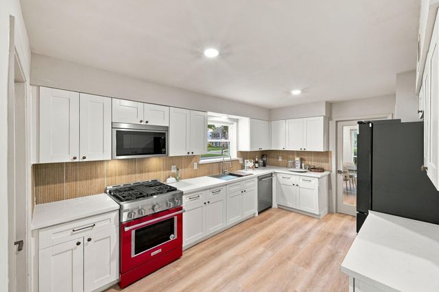 5030 Bayou Vista Drive, Houston, TX 77091