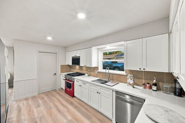 5030 Bayou Vista Drive, Houston, TX 77091