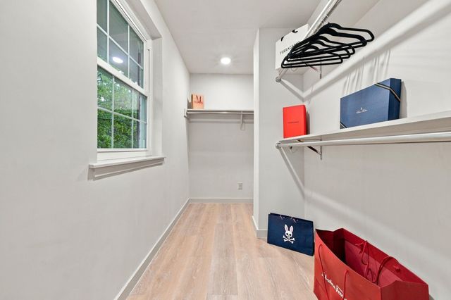 5030 Bayou Vista Drive, Houston, TX 77091