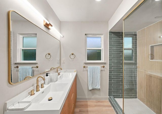 5030 Bayou Vista Drive, Houston, TX 77091