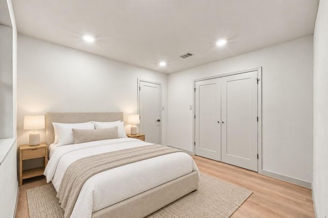 5030 Bayou Vista Drive, Houston, TX 77091