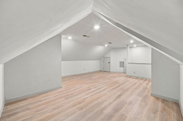 5030 Bayou Vista Drive, Houston, TX 77091
