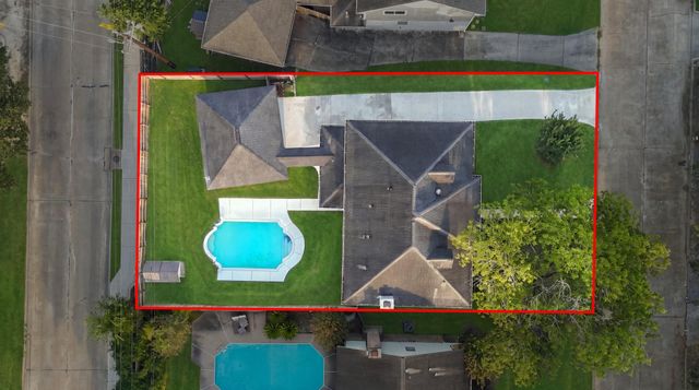 5030 Bayou Vista Drive, Houston, TX 77091