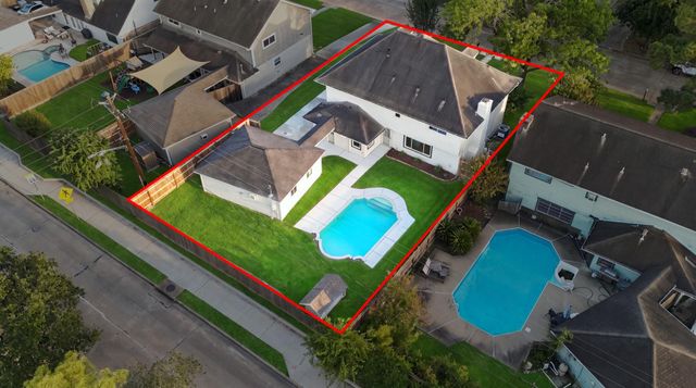 5030 Bayou Vista Drive, Houston, TX 77091