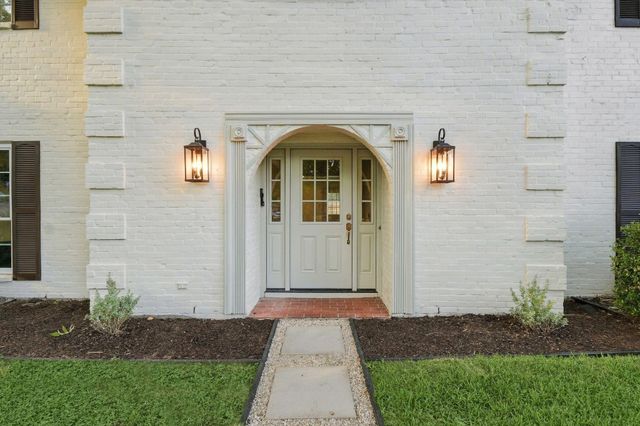 5030 Bayou Vista Drive, Houston, TX 77091