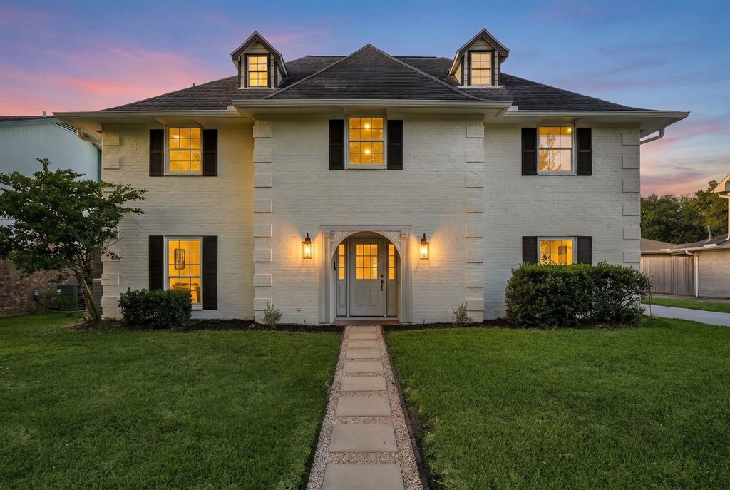 5030 Bayou Vista Drive, Houston, TX 77091